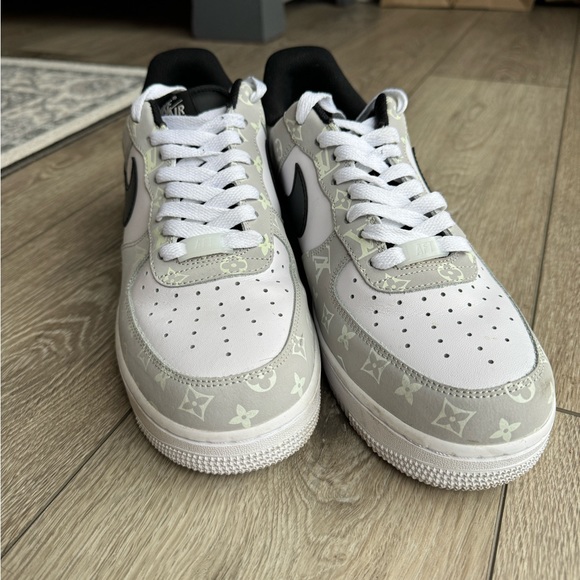 Custom Nike AF1 Louis Vuitton Shoes - Picture 5 of 6